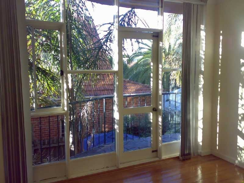 28/11 Marine Parade, St Kilda VIC 3182