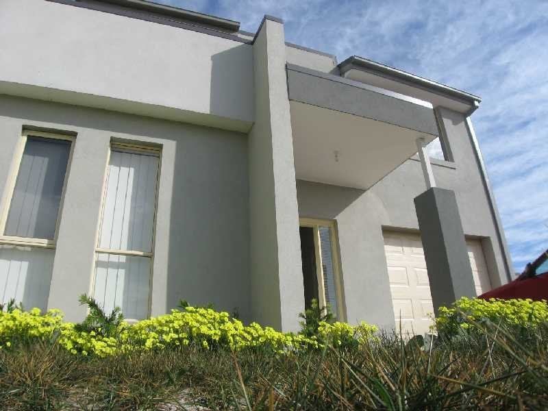 16 East Cornhill Drive, Point Cook VIC 3030