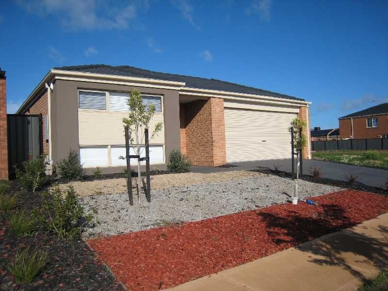 15 Hasluck Gardens, Point Cook VIC 3030