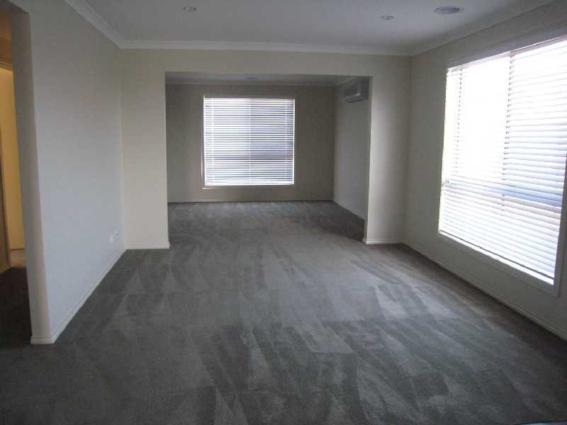 15 Hasluck Gardens, Point Cook VIC 3030