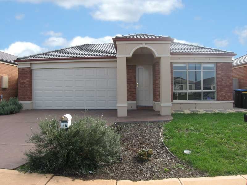 18 Lindsay Gardens, Point Cook VIC 3030