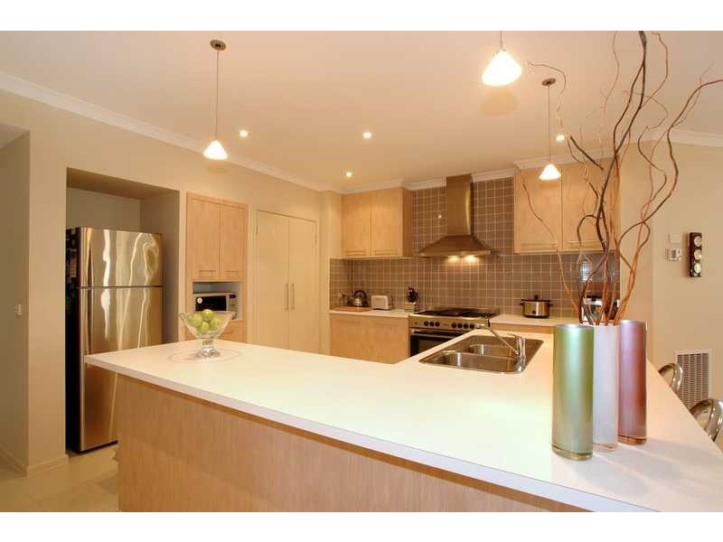 2 Tivoli Street, Point Cook VIC 3030