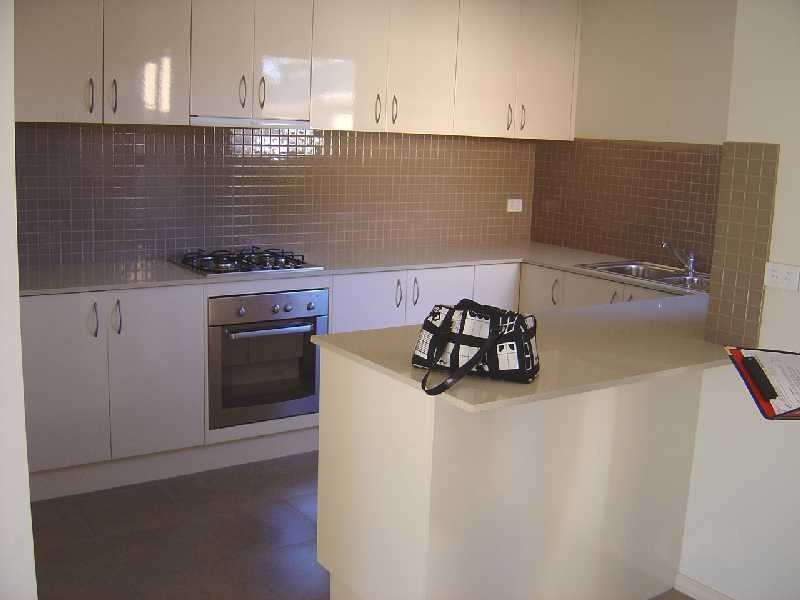 2/34-36 Stenhouse Avenue, Brooklyn VIC 3012