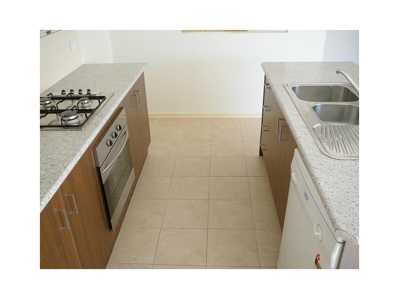2/20 Swinburne, Truganina VIC 3029