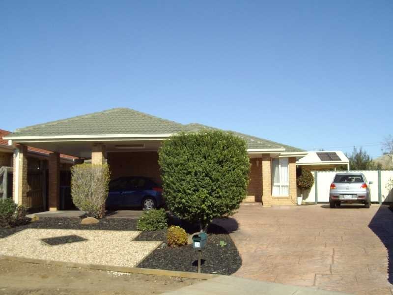 1-4/14 Honeysuckle Place, Hoppers Crossing VIC 3029