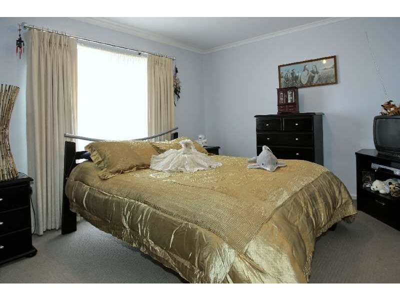 22 Diamond Drive, Werribee VIC 3030