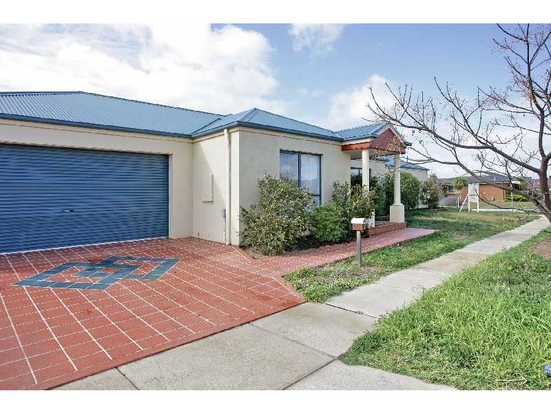 22 Diamond Drive, Werribee VIC 3030