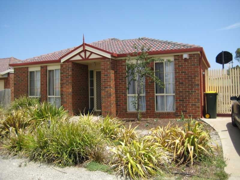 2/15 Priorswood Drive, Hoppers Crossing VIC 3029