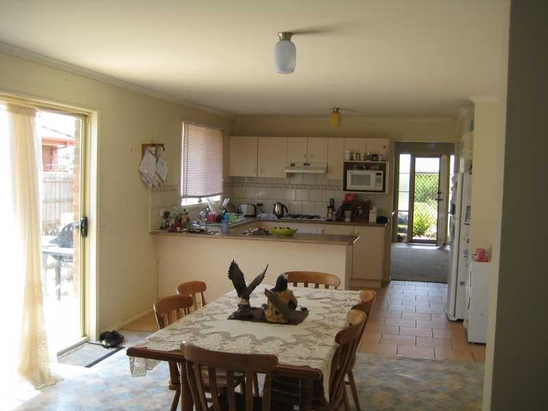 2/15 Priorswood Drive, Hoppers Crossing VIC 3029