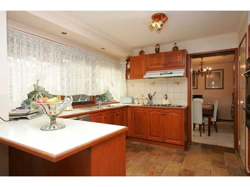 18 McKenzie Crescent, Hoppers Crossing VIC 3029