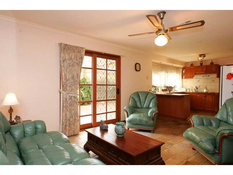 18 McKenzie Crescent, Hoppers Crossing VIC 3029