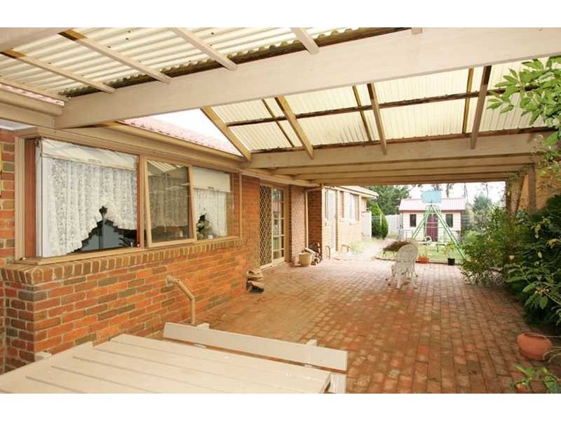 18 McKenzie Crescent, Hoppers Crossing VIC 3029