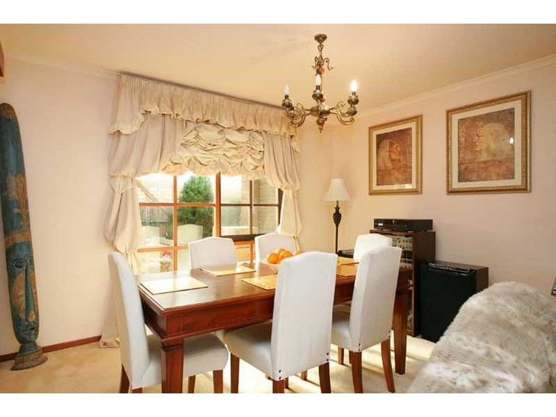 18 McKenzie Crescent, Hoppers Crossing VIC 3029