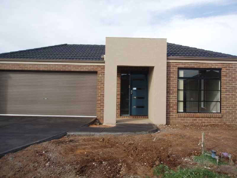 9 Ellenborough Crescent, Wyndham Vale VIC 3024