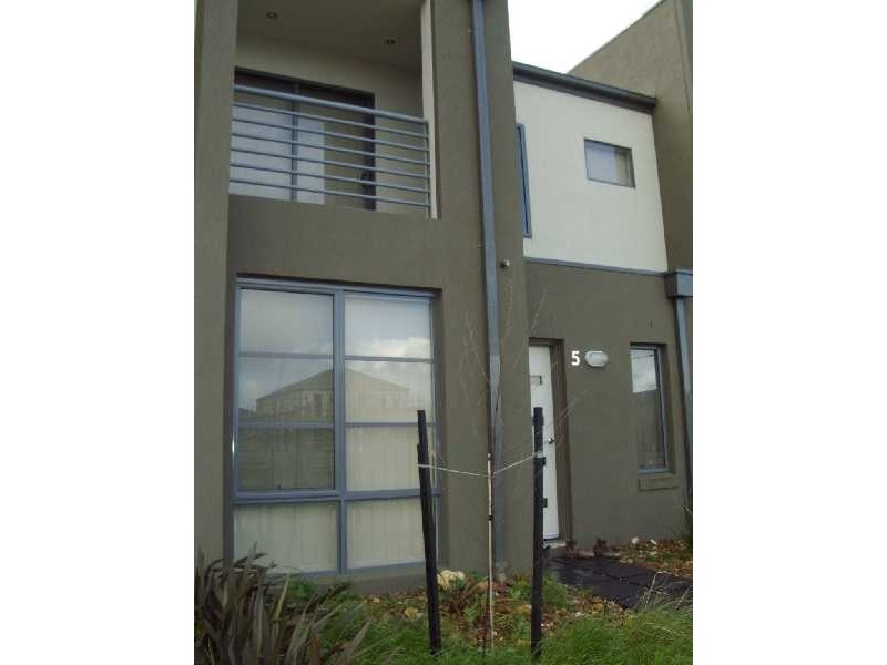 5 Swamphen Drive, Laverton VIC 3028