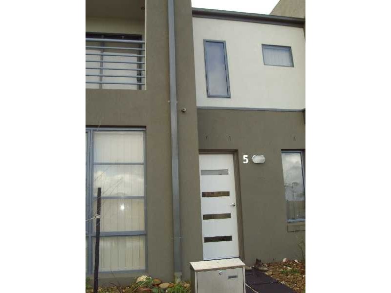 5 Swamphen Drive, Laverton VIC 3028