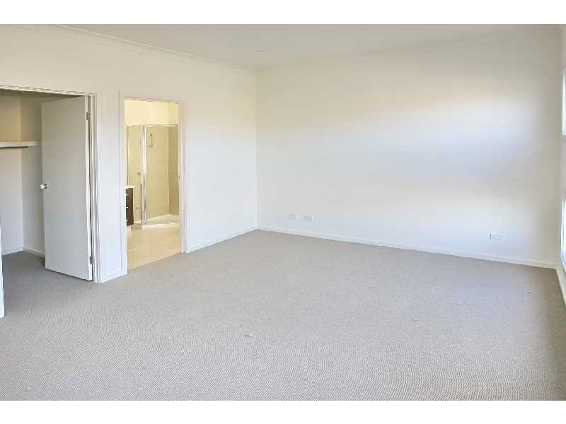 9 Urban Drive, Truganina VIC 3029