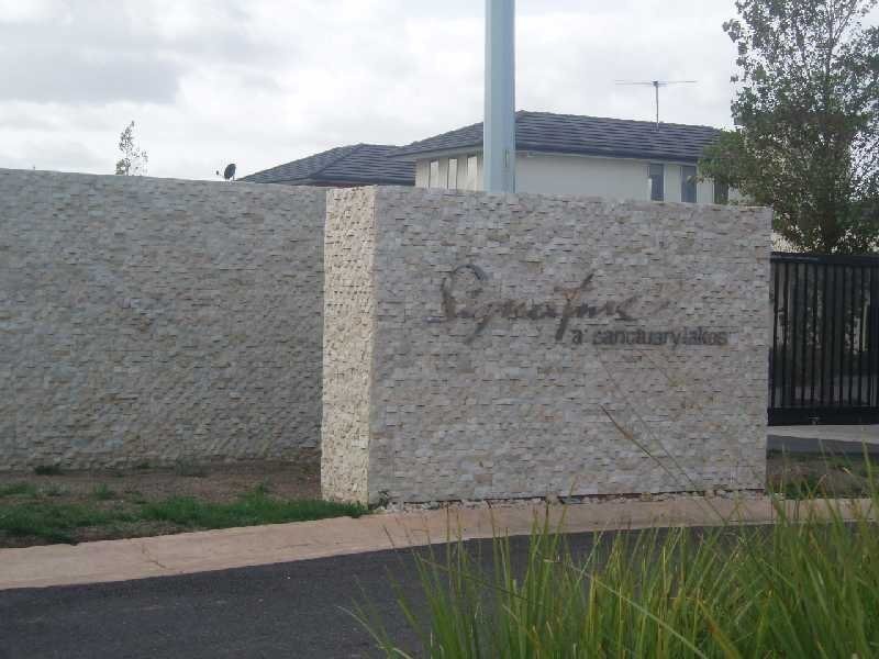 6 Signature Boulevard, Sanctuary Lakes VIC 3030