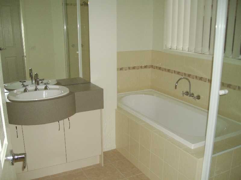 16 Rocky Gate Drive, Truganina VIC 3029
