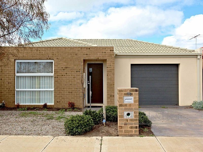 18 Stoney Brook Way, Truganina VIC 3029