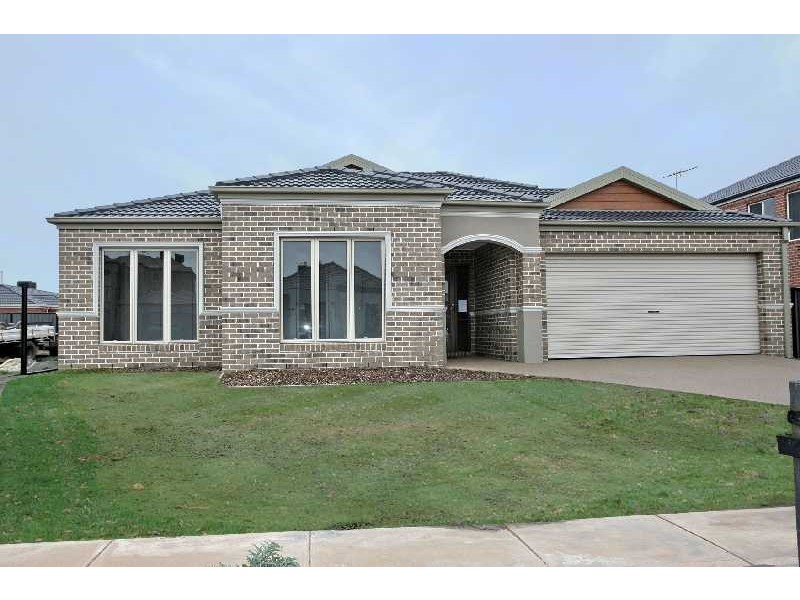 13 Oliver Place, Point Cook VIC 3030