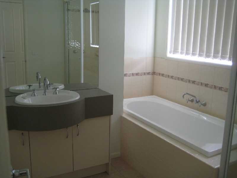 24 Misty Meadows Grove, Truganina VIC 3029