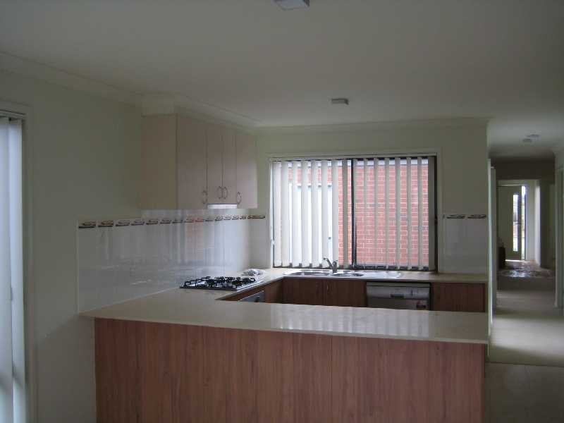 4 Misty Meadows Grove, Truganina VIC 3029