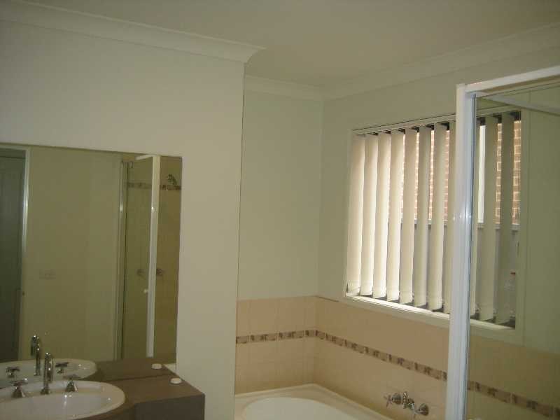 4 Misty Meadows Grove, Truganina VIC 3029