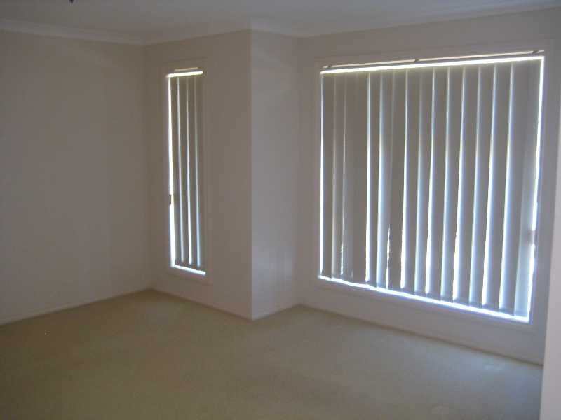 2/8 Macadamia Grove, Werribee VIC 3030