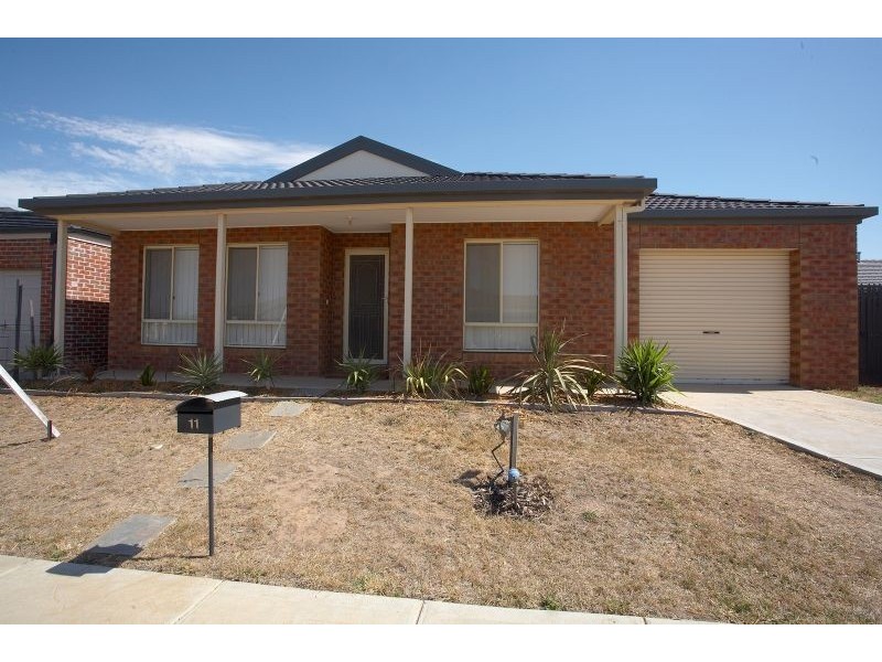 11 Peppermint Cres, Wyndham Vale VIC 3024