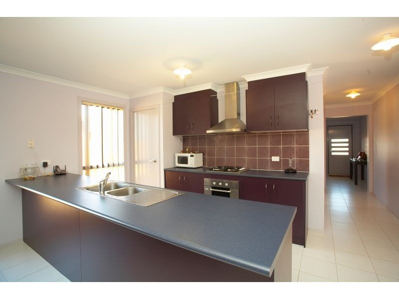 16 Lady Penrhyn Drive, Wyndham Vale VIC 3024