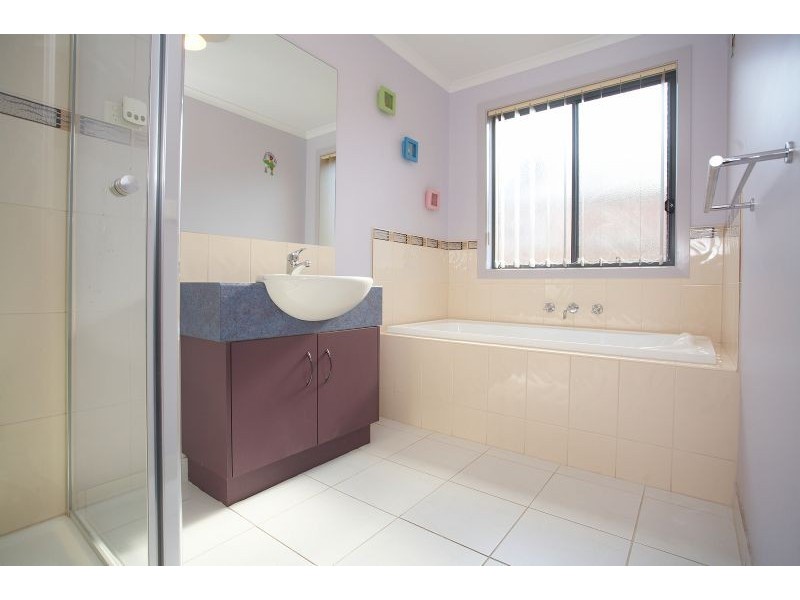 16 Lady Penrhyn Drive, Wyndham Vale VIC 3024