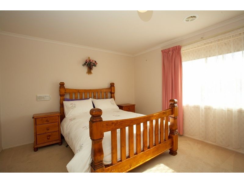 2 Devitt Place, Truganina VIC 3029