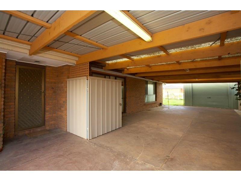 9 WARBLER CLOSE, Werribee VIC 3030