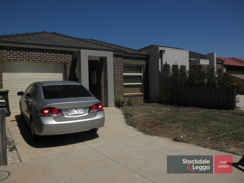 2/10 Montana Drive, Werribee VIC 3030