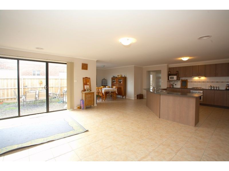 11 Westmeadows Lane, Truganina VIC 3029