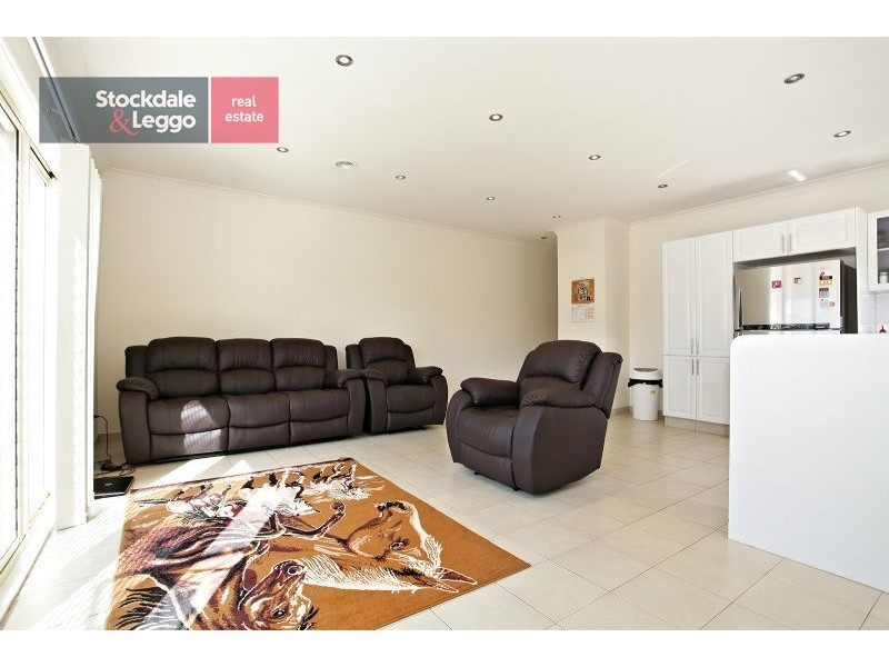 2/20 Mermaid Crescent, Wyndham Vale VIC 3024