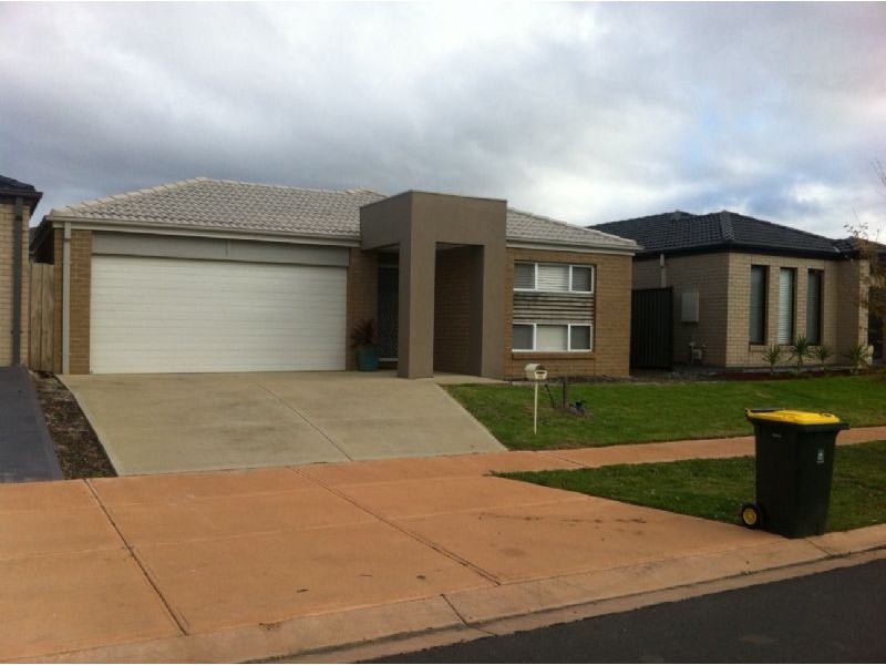 13 Fairbridge Road, Point Cook VIC 3030