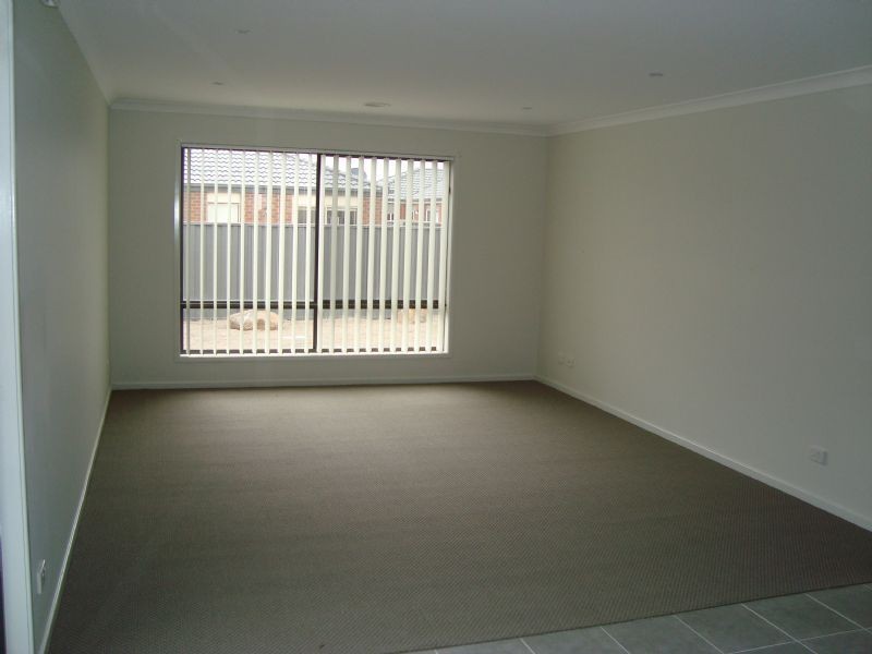 18 Misty Meadows Grove, Truganina VIC 3029