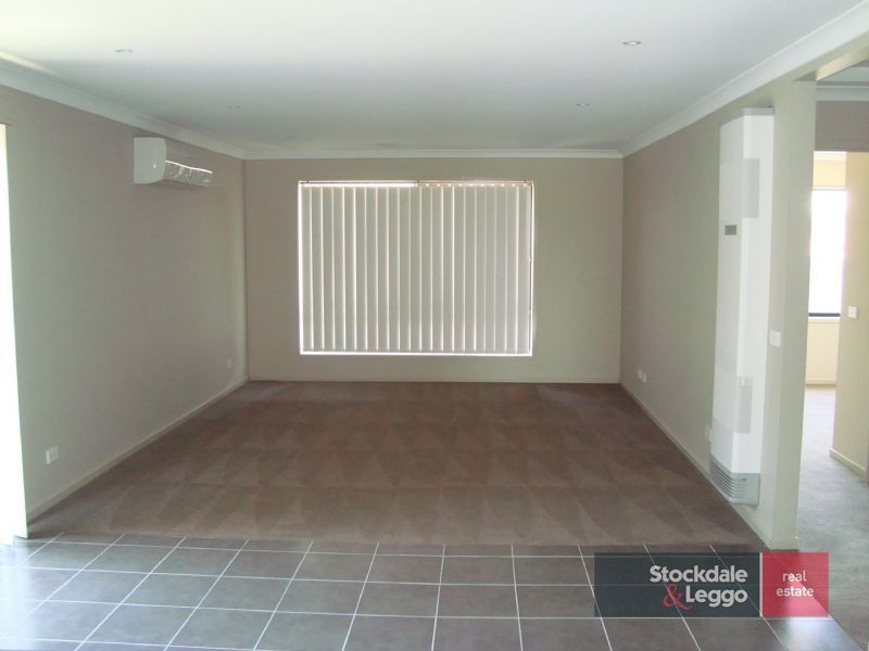 34 Misty Meadows Grove, Truganina VIC 3029