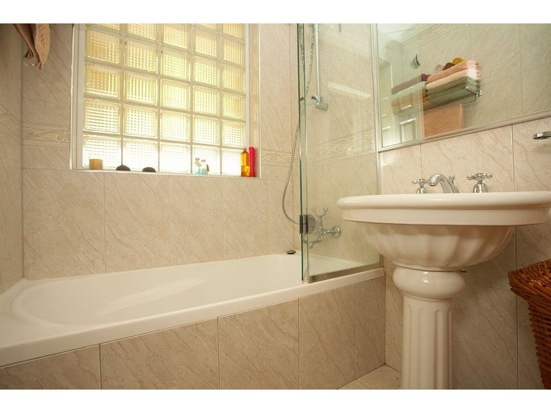 34 Vincent Cres, Werribee VIC 3030