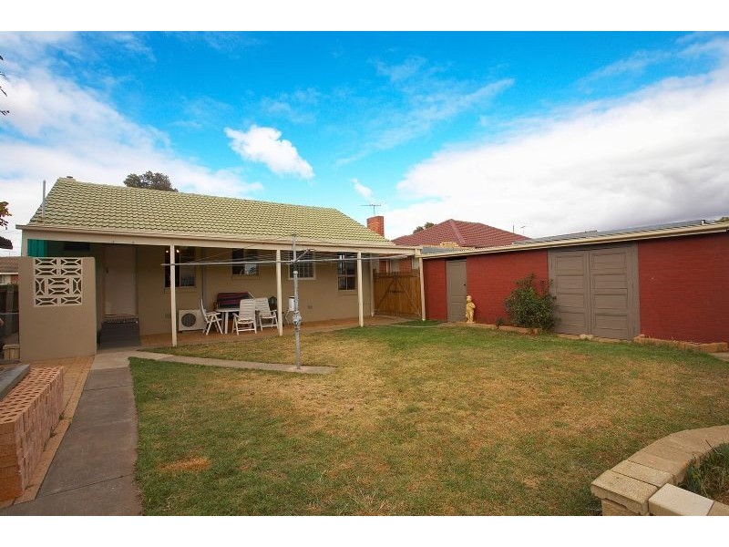 34 Vincent Cres, Werribee VIC 3030