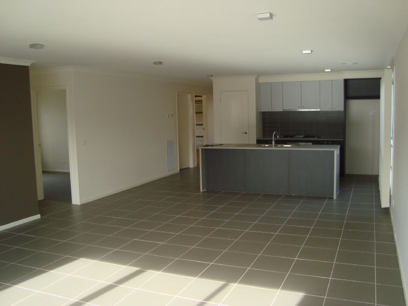 16 Archibald Chase, Point Cook VIC 3030