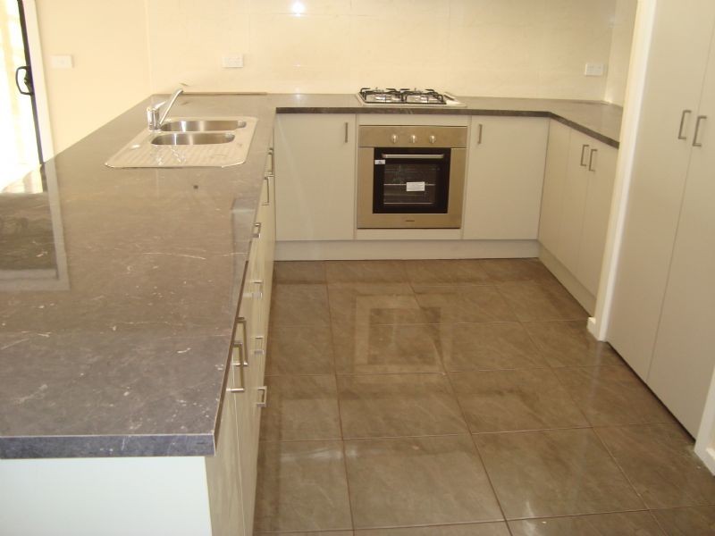 2/14 Trinca Court, Werribee VIC 3030