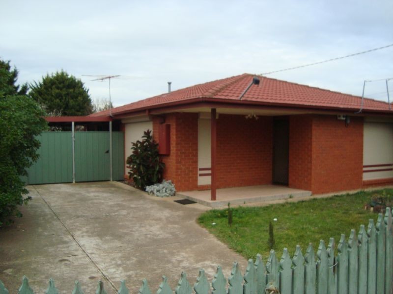 2 Sunbird Crescent, Hoppers Crossing VIC 3029
