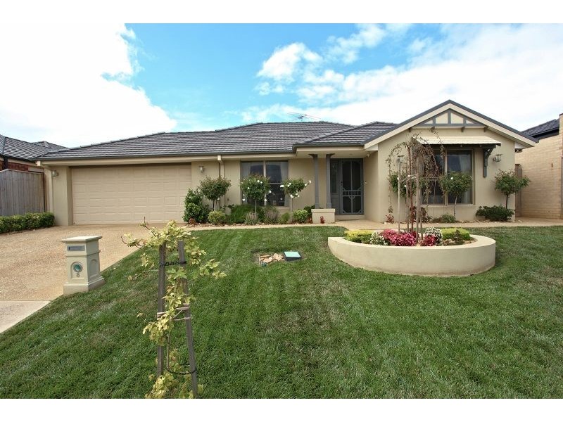 8 Waratah Road, Werribee VIC 3030