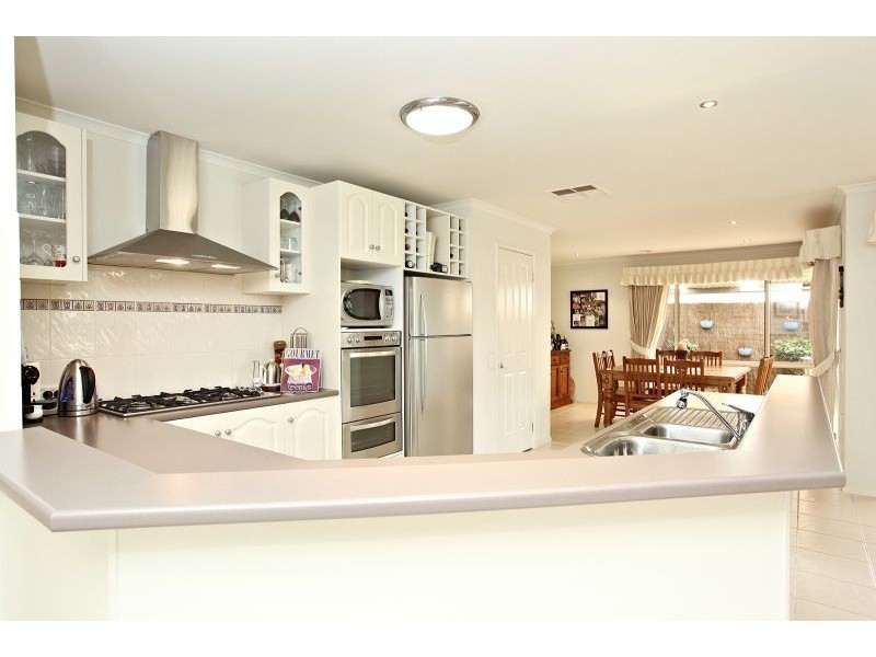 8 Waratah Road, Werribee VIC 3030