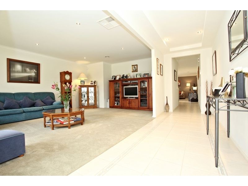 8 Waratah Road, Werribee VIC 3030