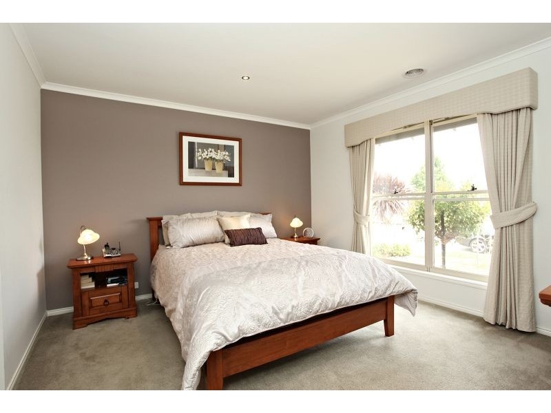 8 Waratah Road, Werribee VIC 3030