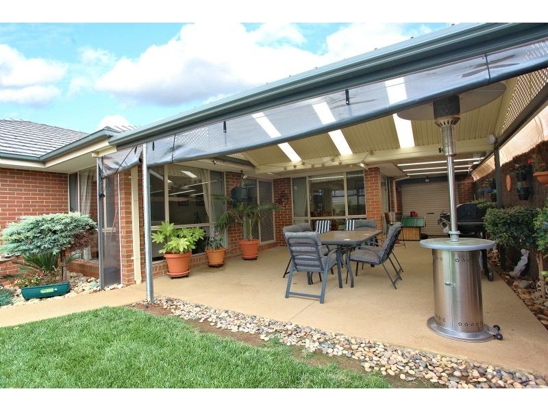 8 Waratah Road, Werribee VIC 3030